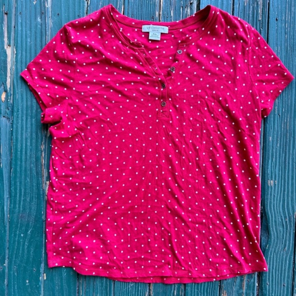 Liz‎ Claiborne Size X-LargeP red polka dots  Short
Sleeve Henley Top Tee shirt